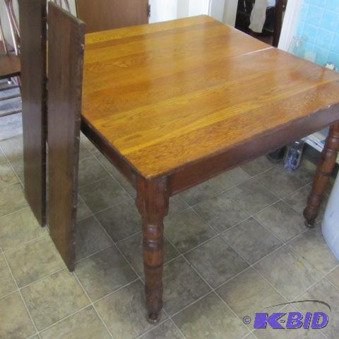 lot 151 image: Quarter Sawn Dine Table