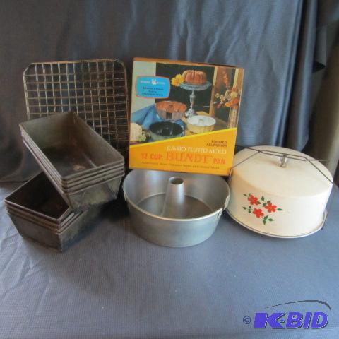 lot 16 image: Baking Pans