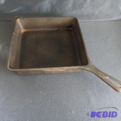lot 18 image: Griswold Cast Iron