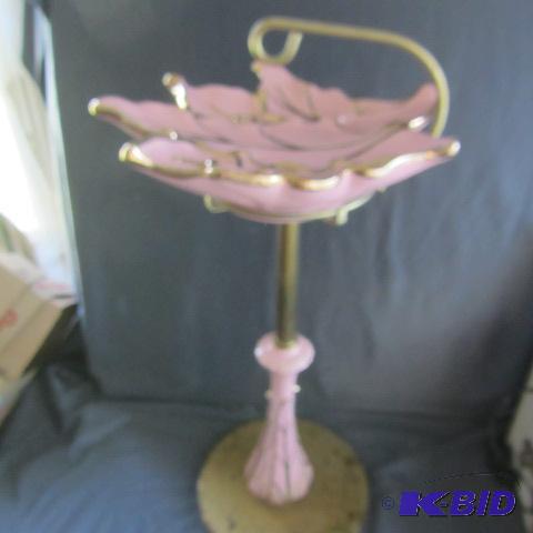 lot 2 image: Ashtray Stand