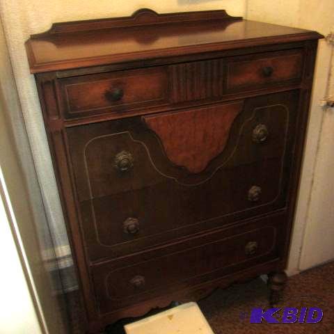 lot 209 image: Mid-Century Bedroom Set