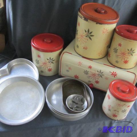 lot 44 image: Vintage Kitchenwares