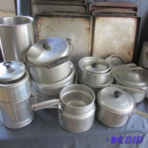 lot 45 image: Cookware