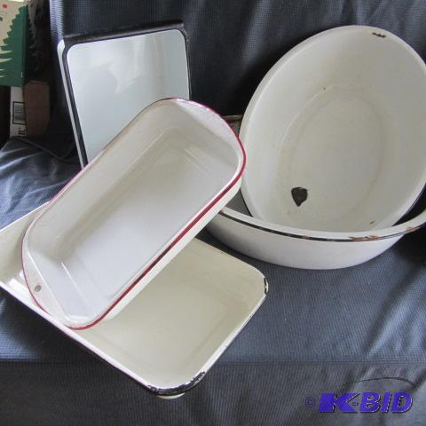 lot 46 image: Enamelware
