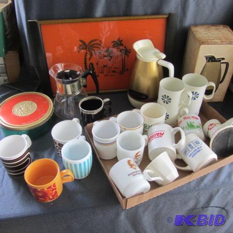 lot 49 image: Entertaining Pieces