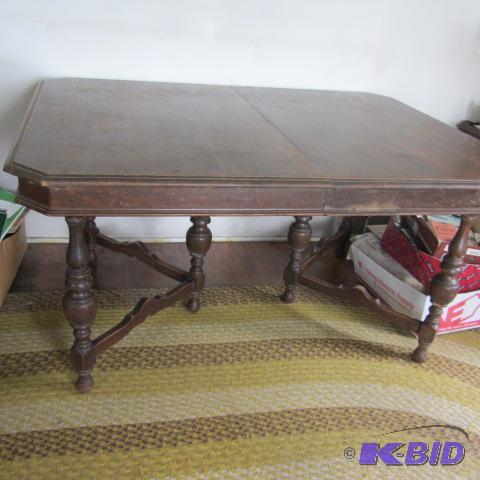 lot 51 image: Mid Century Dine Table