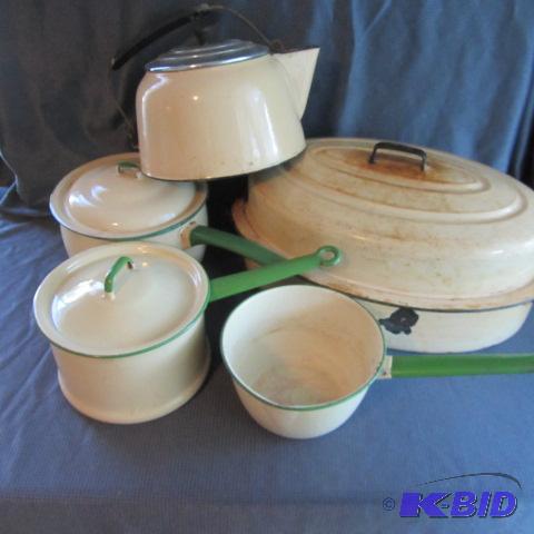 lot 7 image: Enamelware