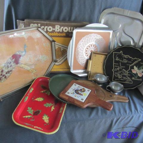 lot 85 image: Micro-Ware, Trays, Trivets