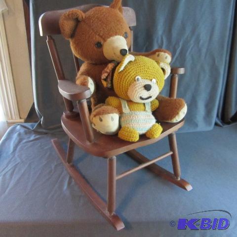 lot 9 image: Childs Rocker