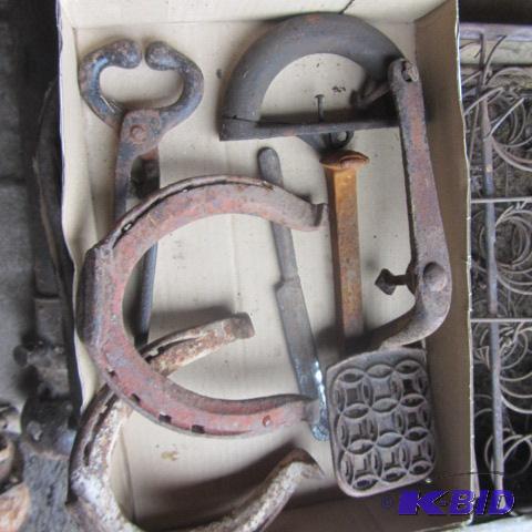 Buggy Step, Horse Shoes