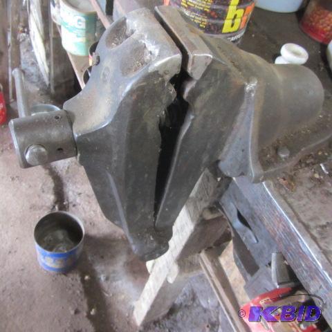 Bench Vise