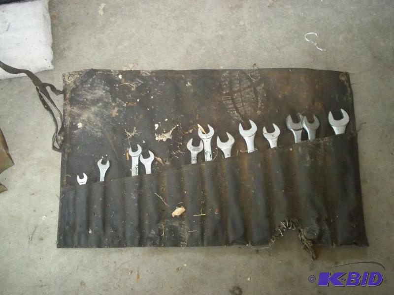 lot 115 image: 12 piece wrench set in carrier...