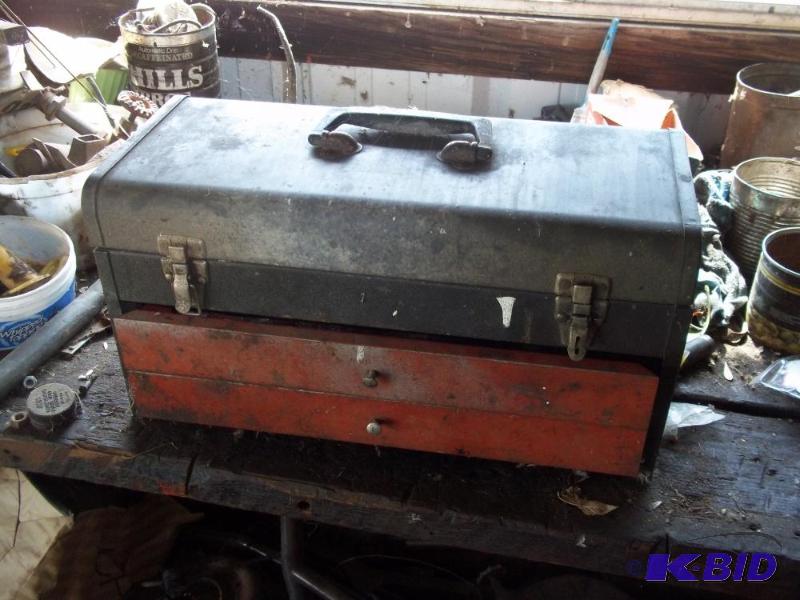 lot 116 image: Red and black portable metal tool box   Inclu...