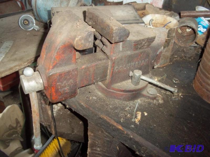 lot 119 image: Columbian Bench vise 4 in x12 in...