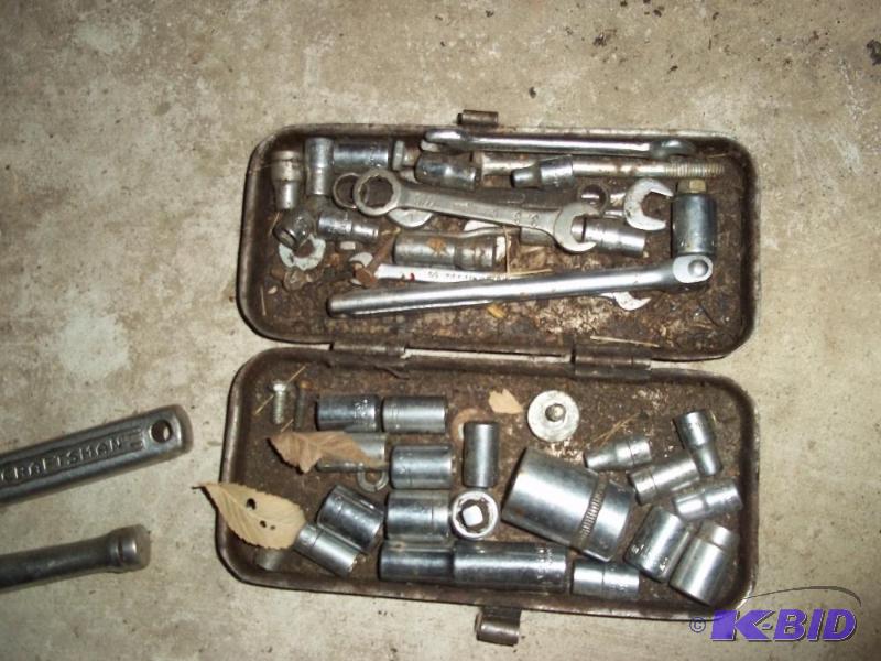 lot 139 image: 14 inch socket set with case...