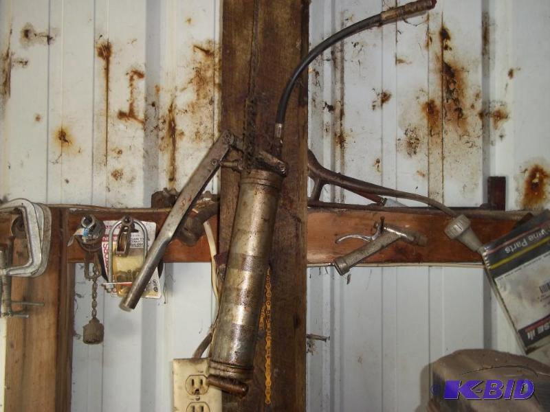 lot 14 image: Grease gun...