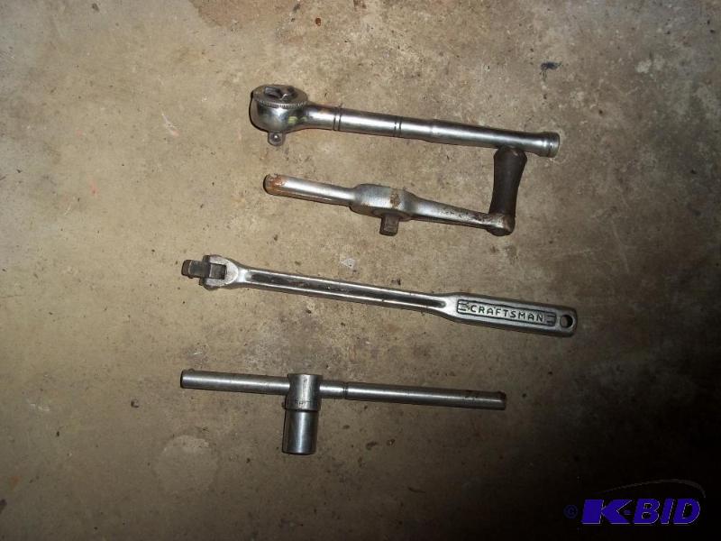 lot 146 image: Lot of 38 socket handles and bars...