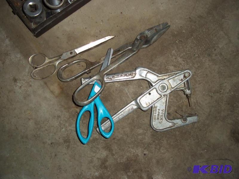 lot 154 image: Rivet gun   metal snips  2 scissors ...