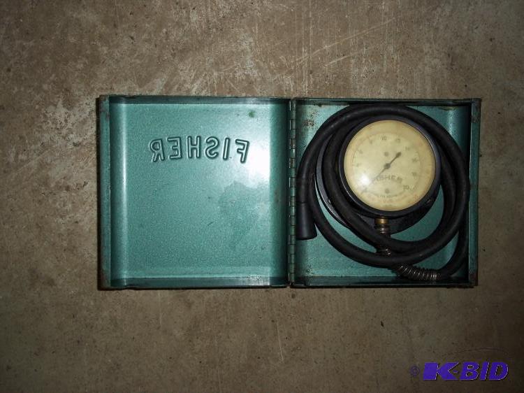 lot 164 image: Fisher pressure gage with metal case...