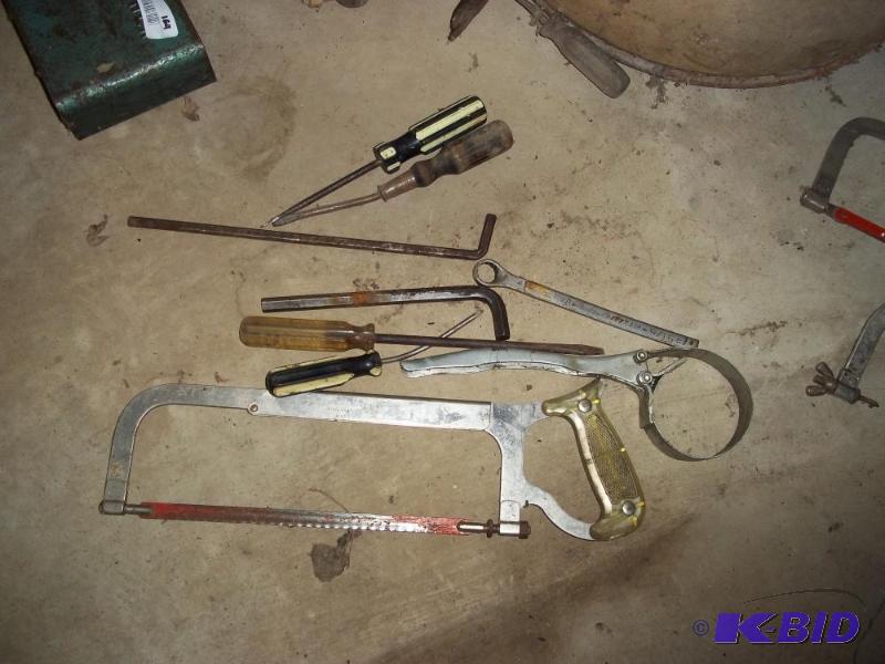 lot 166 image: Lot of oil wrench, hacksaw, and screw driver...