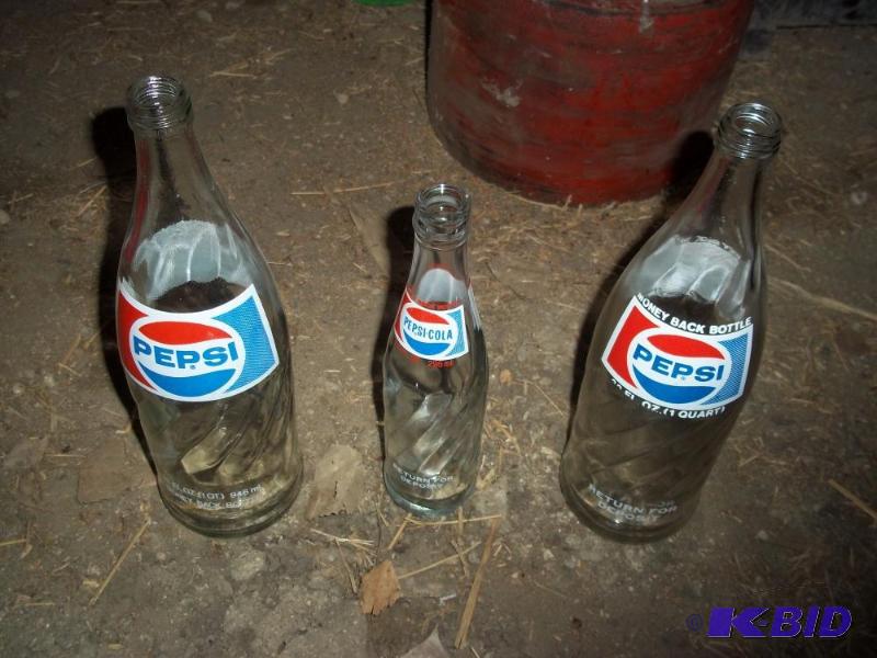 lot 33 image: &nbspVintage Pepsi glass bottles   2 quart s...