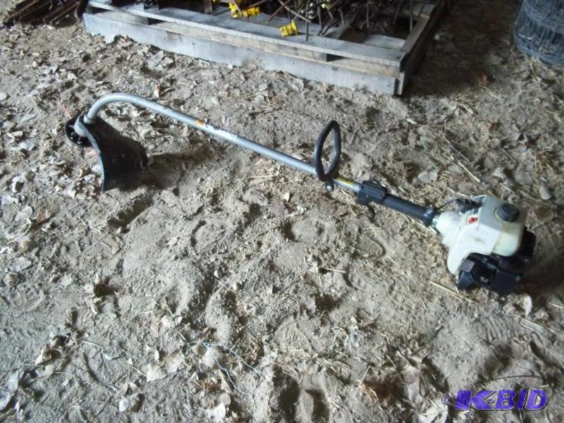 lot 49 image: Ryobl gas weed trimmer   31 cc  15 ...