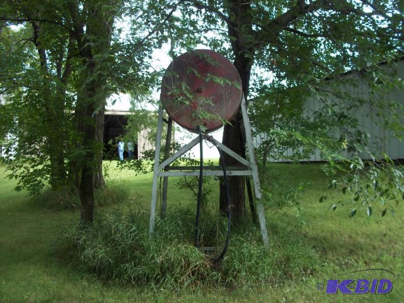 lot 57 image: Fuel tank with stand...
