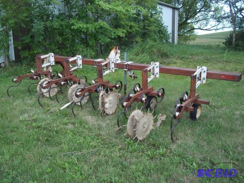 lot 85 image: 4 row cultivator...