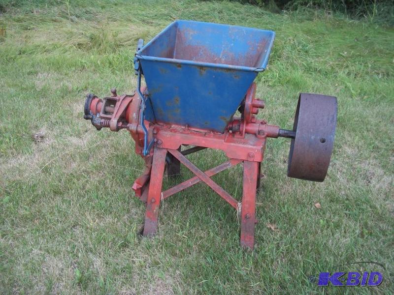 lot 86 image: Letz grinder...