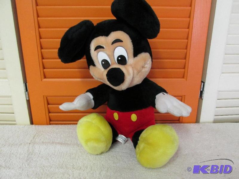 Disney - Mickey Mouse Stuffed Animal
