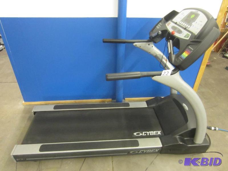 lot 22 image: Cybex 530T Commercial Grade Treadmill