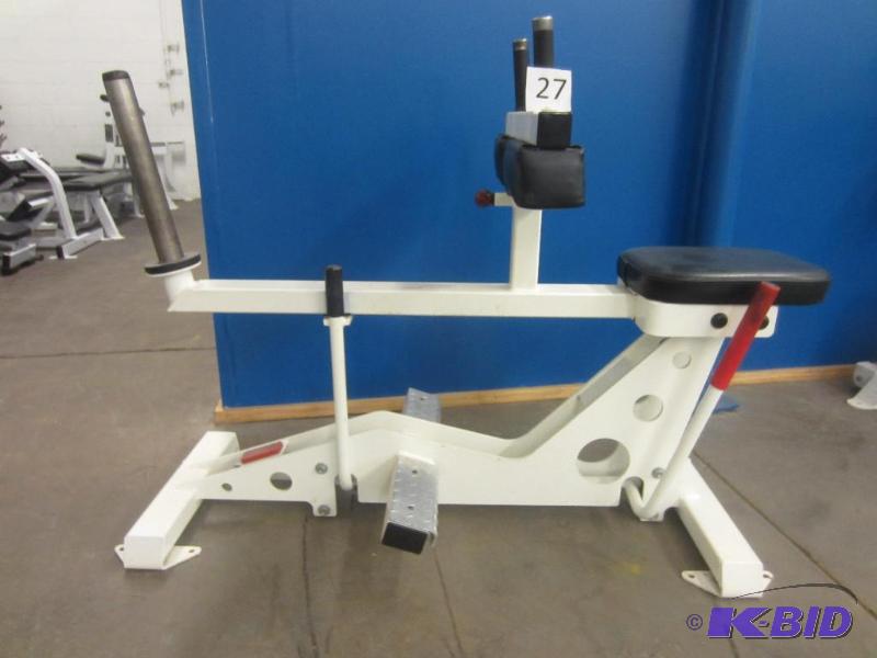 lot 27 image: Star Trac Flex Plate Loaded Calf Raise