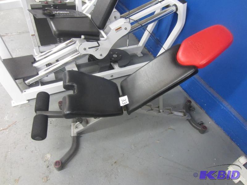 lot 33 image: Bow Flex Adjustable Utility Bench