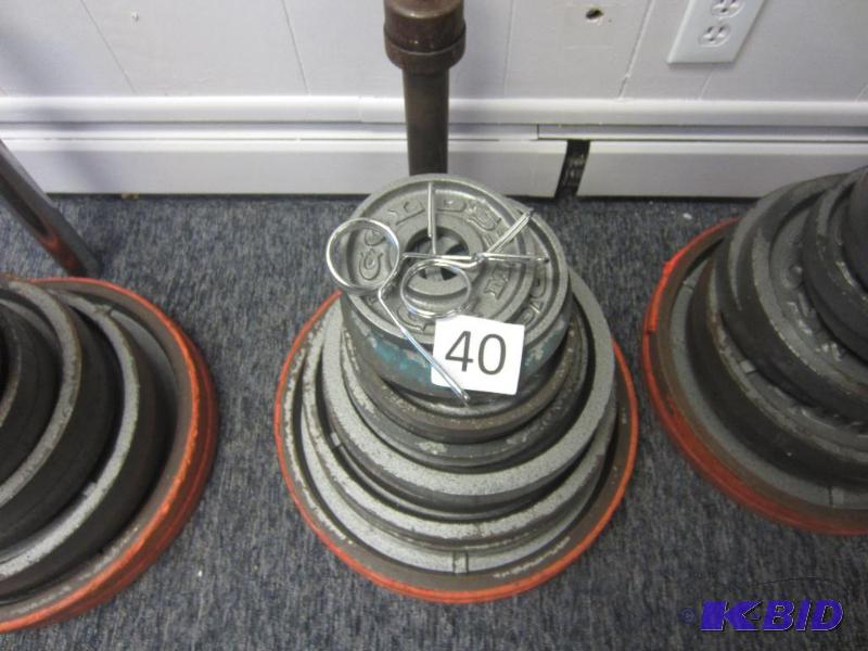 lot 40 image: Olympic Weight Set With 7 Ft. Bar and collars
