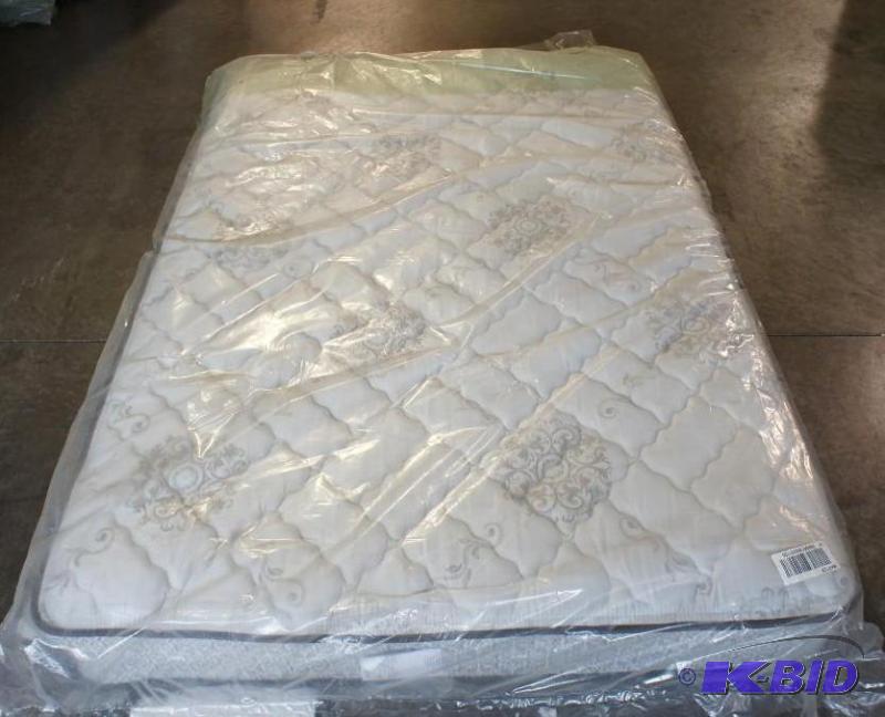 Sealy SeaGrove Full Mattress. MSRP $599. Dirt...