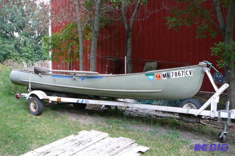 lot 213 image: Grumma Canoe with trailer Vin# GBP71086M78E-5...