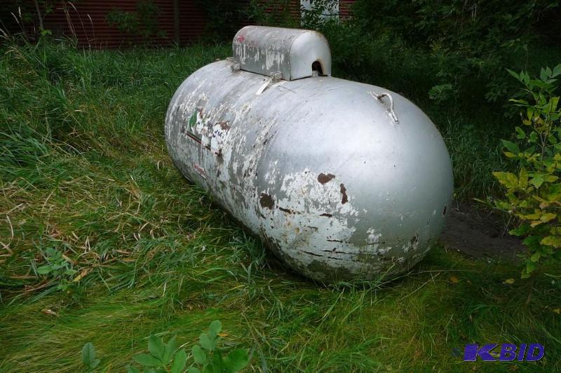 lot 214 image: 500 gal propane tank with valve ...