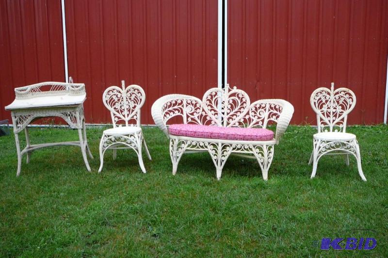 lot 227 image: Wicker 2 Chairs 1 couch 1 Desk...
