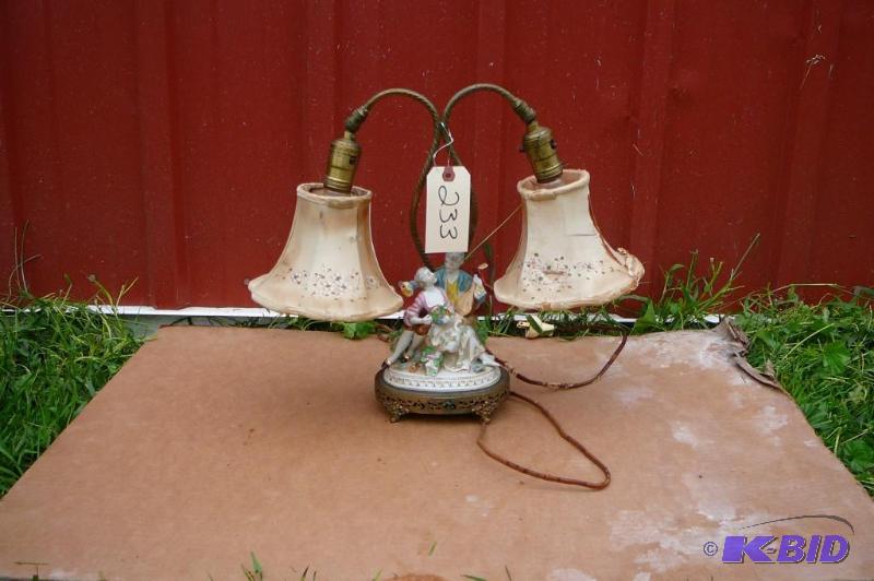 lot 233 image: Vintage lamp...