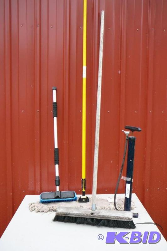 lot 252 image: Duster, Broom, Car wash brush, Pump...