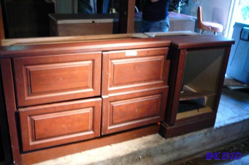 lot 286 image: Wooden unit with 4 drawers and 1 door 6 long...
