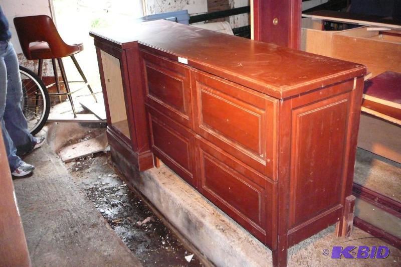 lot 287 image: Wooden unit with 4 drawers and 1 door 6 long...