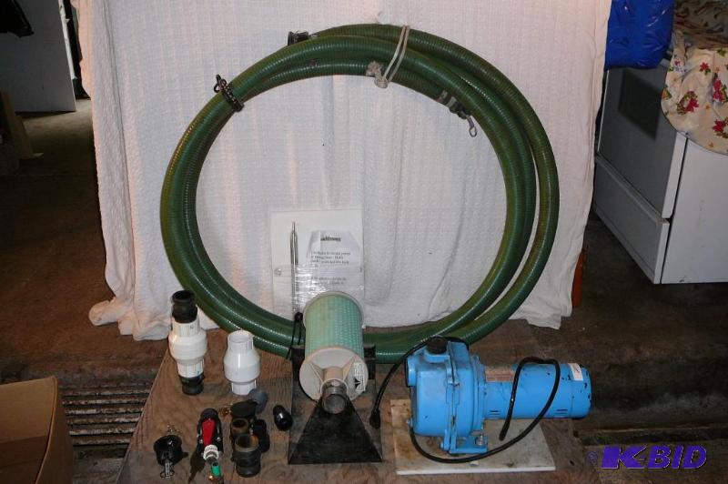 lot 295 image: Lake Pump with intake screen, Monarch SPHE-51...