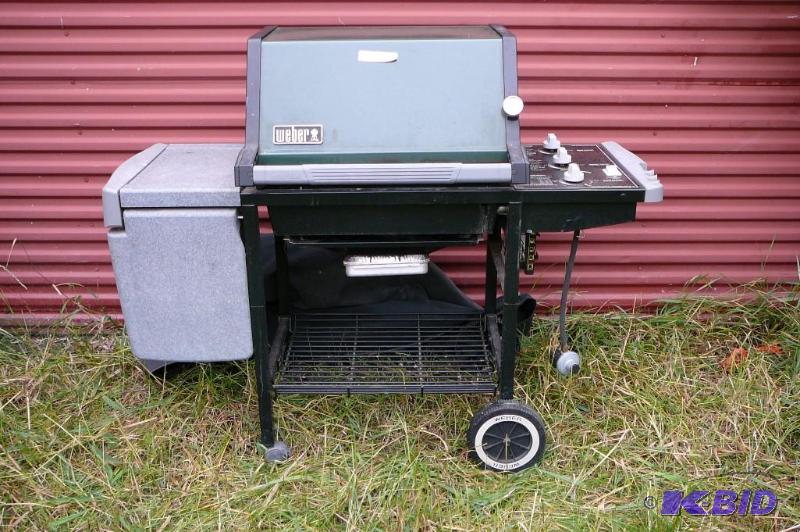 lot 305 image: Weber Gas Grill with cover...