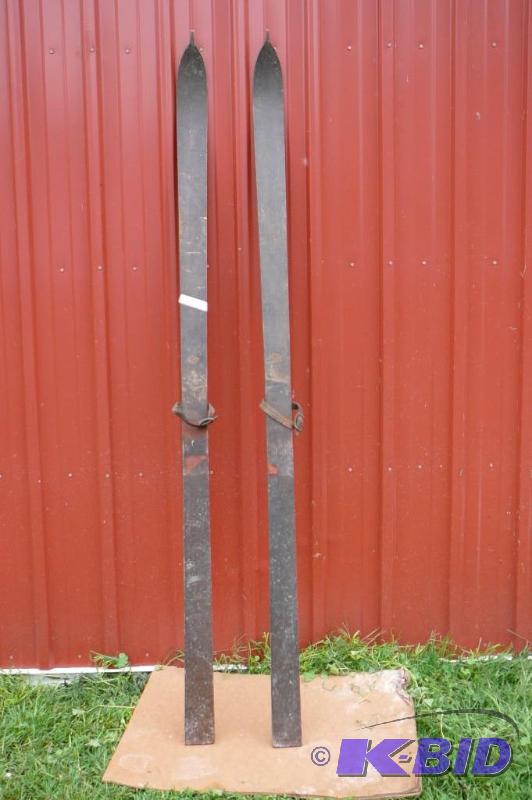 lot 321 image: Strand Ski new Richman Antique Skis...