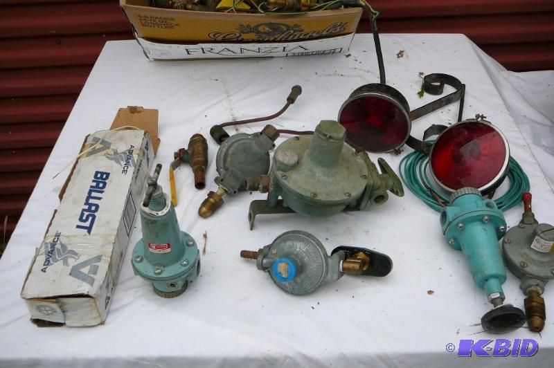 lot 322 image: Misc gas valves, air regulators, tail lights,...