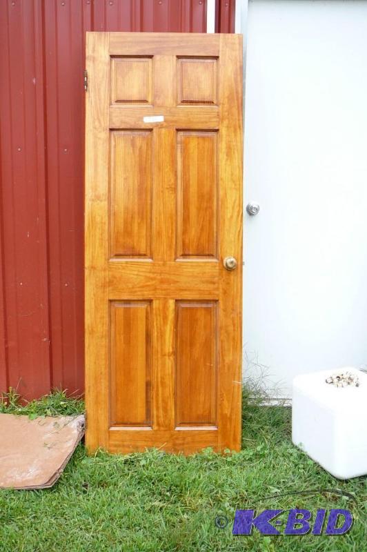 lot 326 image: Solid Oak Door 28 x 76...