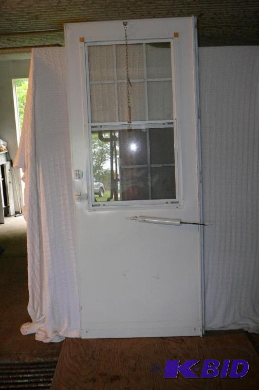 lot 329 image: Exterier door with window 32 x 77 12...