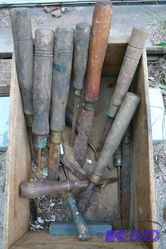 lot 377 image: 14 Wood Lathe cutting tools...