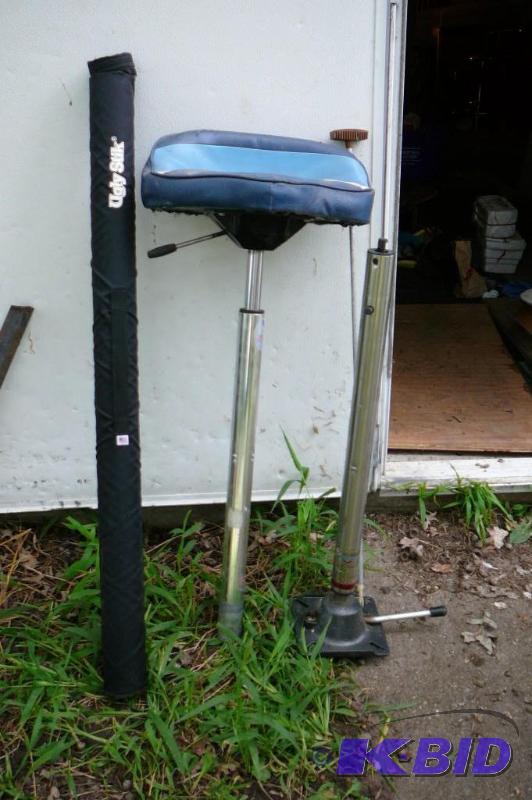 lot 381 image: Ugly stick rod holder, 2 seat pedastals, 1 se...